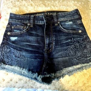 American Eagle Stretch Mid-Rise Shorts - size 4